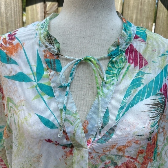 Chicos Botanical Tropical Printed Chiffo Crinkled Loose Fit Semi Sheer Top - Picture 3 of 8